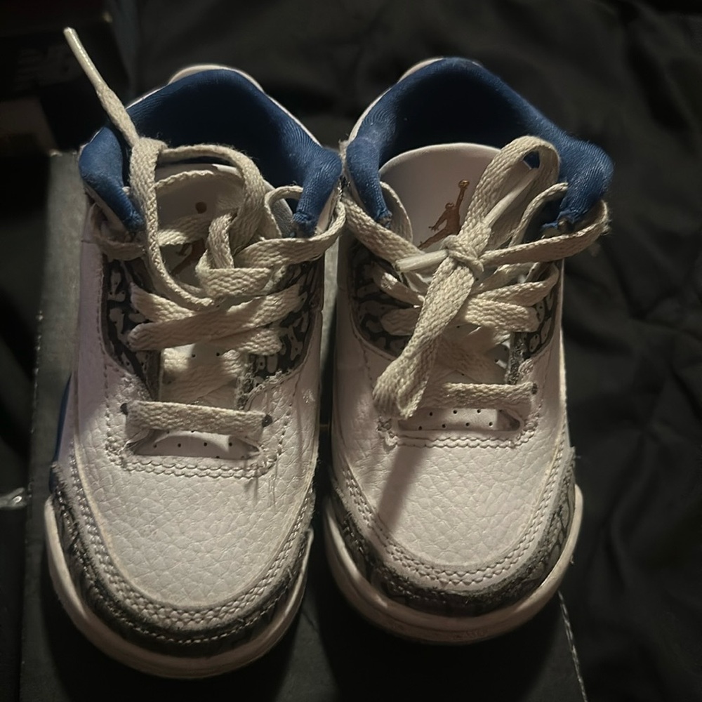 Jordan Retro 3 infant sneaker